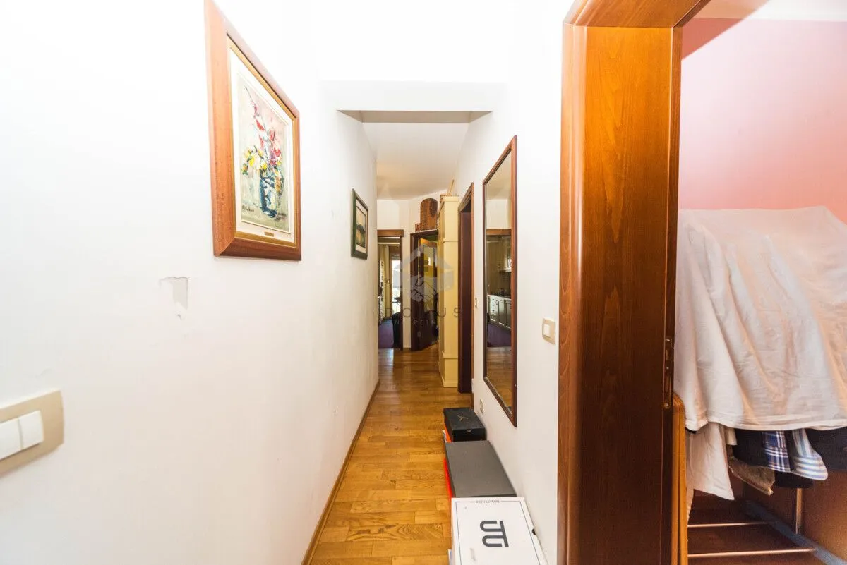 Prodaja, dvosoban stan, 81m², Krivi Most, Podgorica