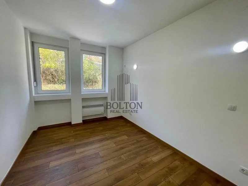 Prodaja, četvorosoban stan, 195m², Centar, Požarevac