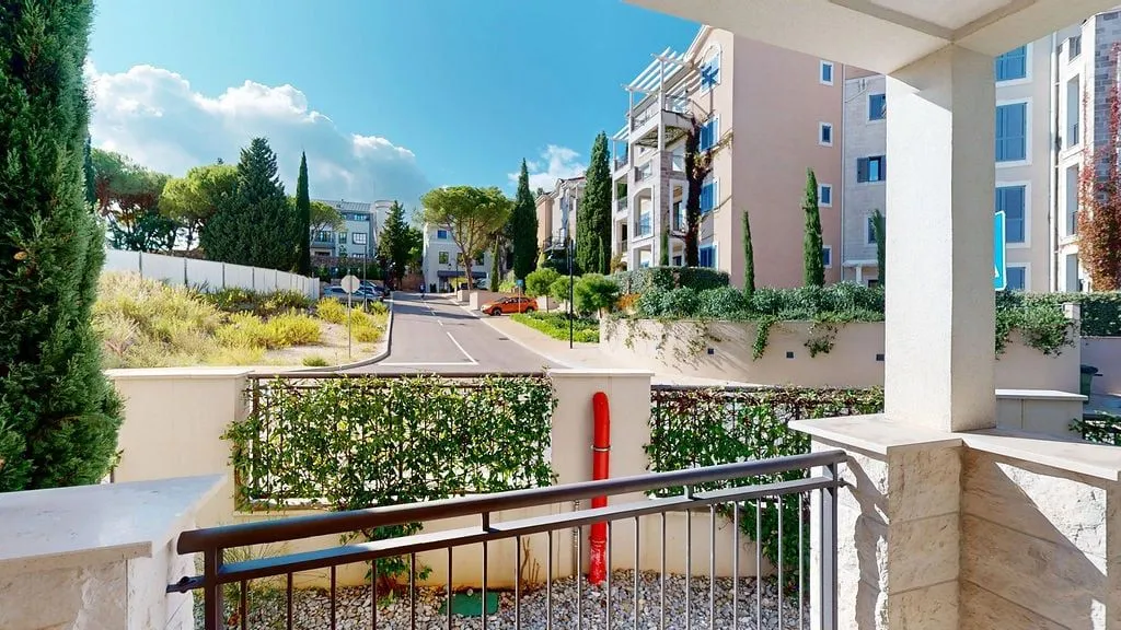 Prodaja, dvosoban stan, 55m², Tivat, Crna Gora