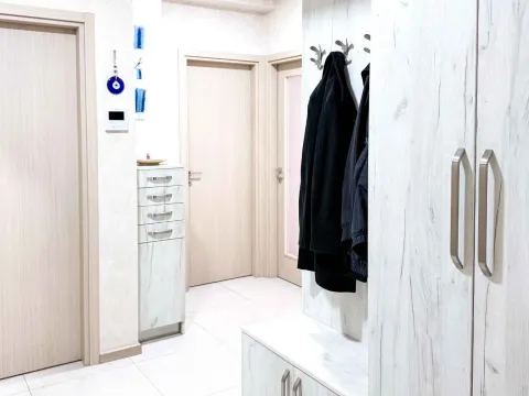 Prodaja, trosoban stan, 72m², City Kvart, Podgorica - image 2