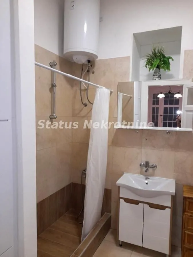 Izdavanje, stan, 107m², Centar, Novi Sad