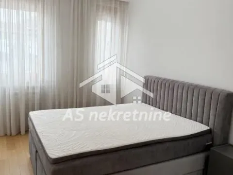 Rent, three bedroom apartment, 80m², Kalenić Pijaca, Vračar Sve Podlokacije - image 9