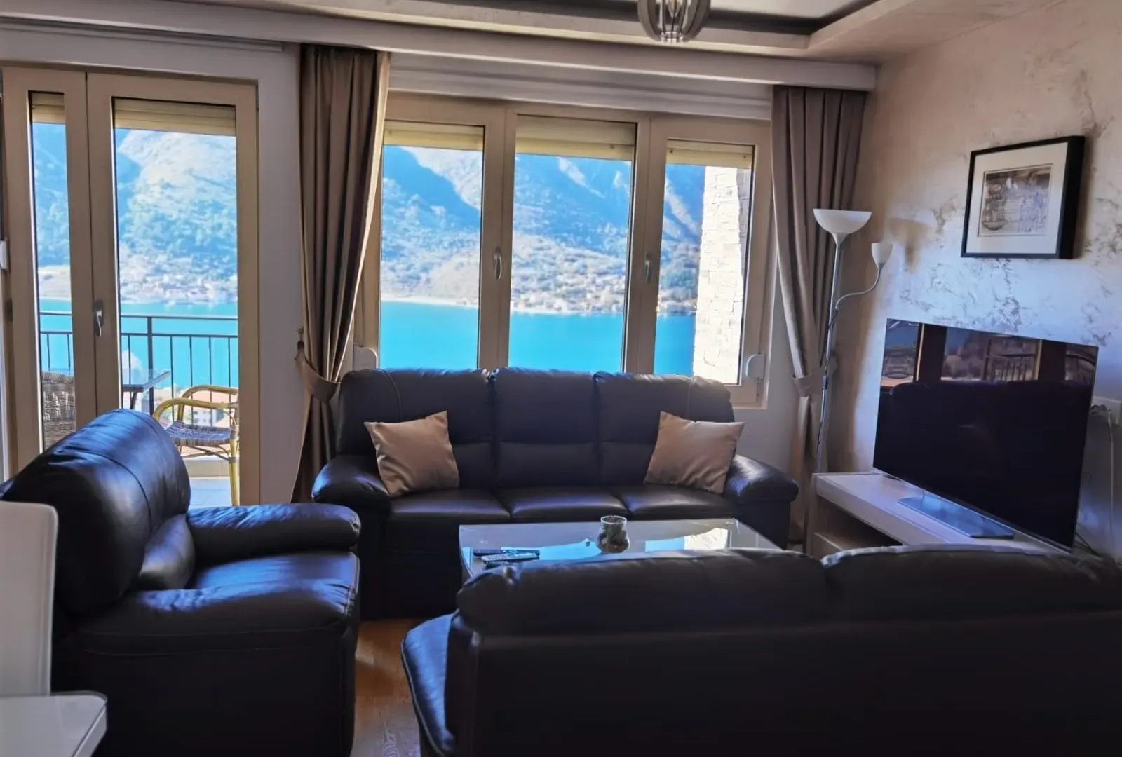 Rent, two bedroom apartment, 50m², Dobrota, Kotor