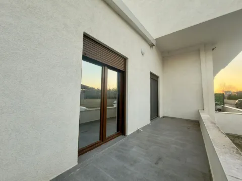 Sale, two bedroom apartment, 70m², Popovići, Bar - image 11