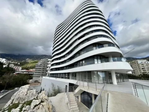 Prodaja, dvosoban stan, 66m², Bečići, Budva - image 1