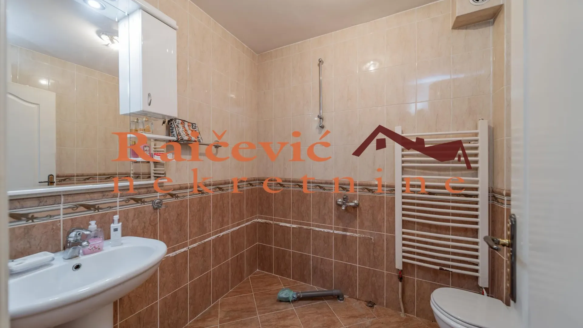 Prodaja, trosoban stan, 127m², Zvezdara Sve Podlokacije, Beograd