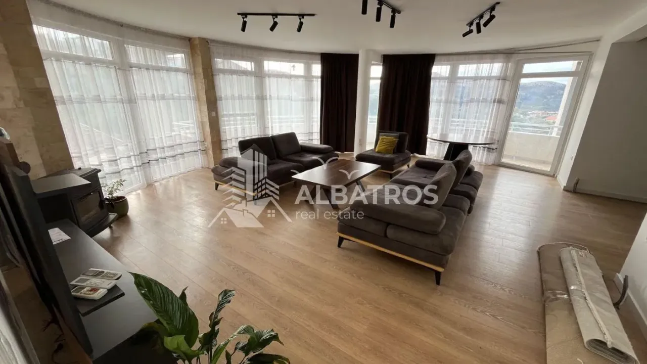 Rent, three bedroom apartment, 135m², Tomba, Bar