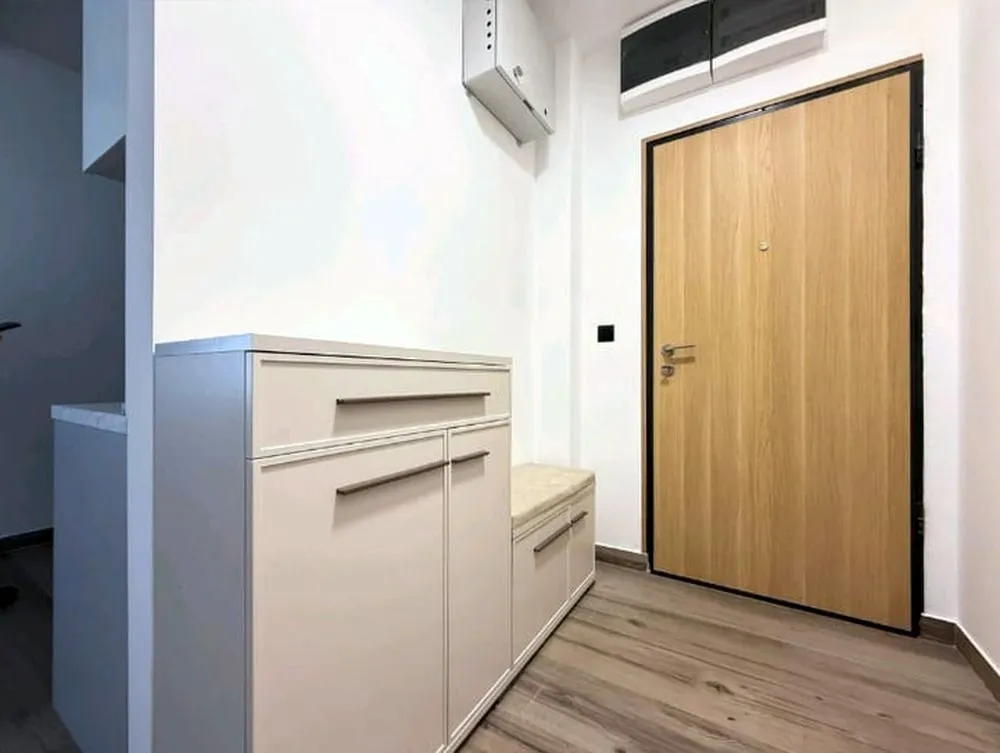 Izdavanje, dvosoban stan, 68m², Pobrežje, Podgorica