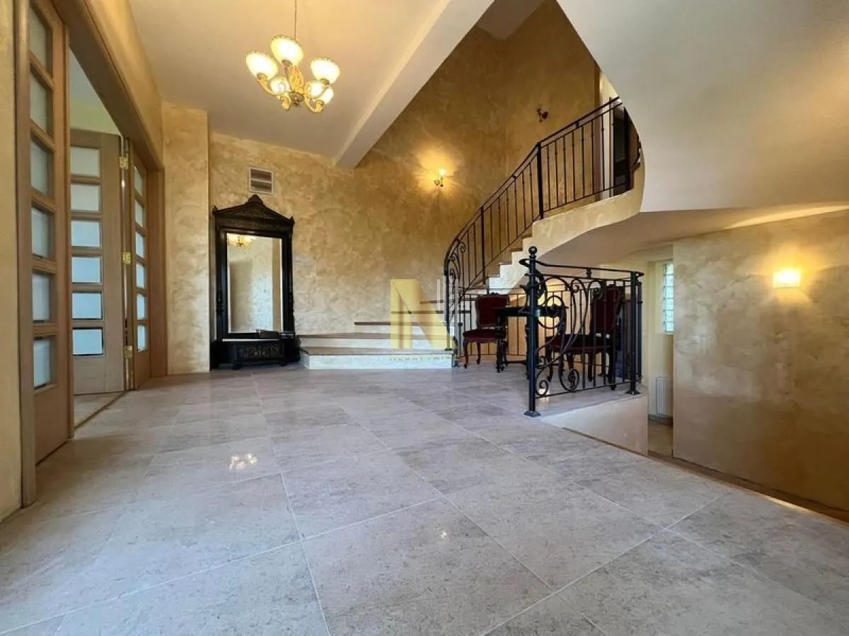 Prodaja, kuća, 450m², Sremska Kamenica, Petrovaradin