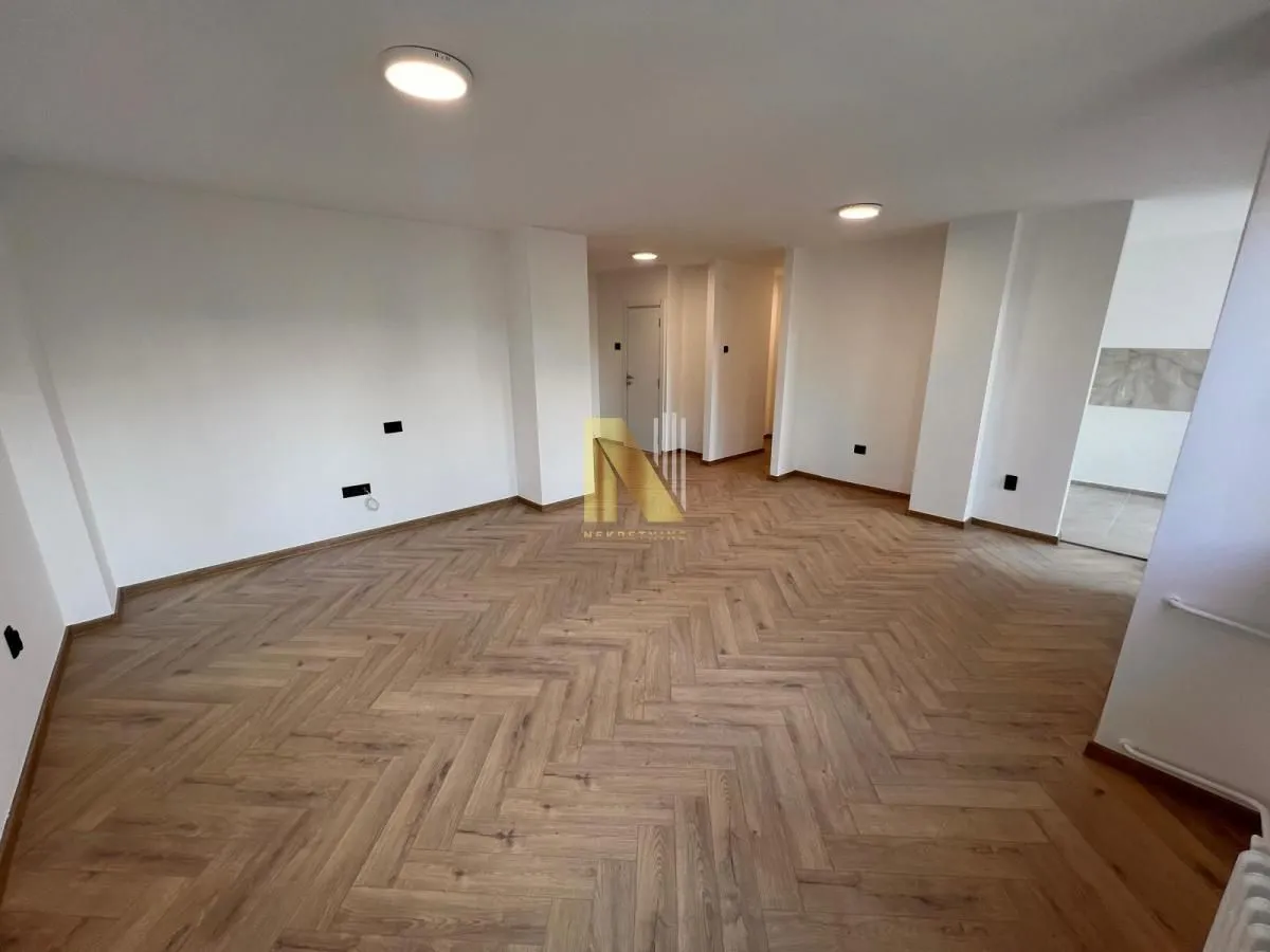 Prodaja, dvosoban stan, 73m², Centar, Novi Sad