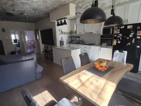 Izdavanje, četvorosoban stan, 100m², Autokomanda, Voždovac Sve Podlokacije - image 3