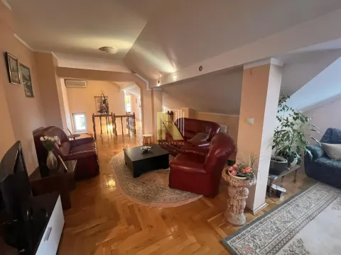 Prodaja, četvorosoban stan, 121m², Sajmište, Novi Sad - image 1