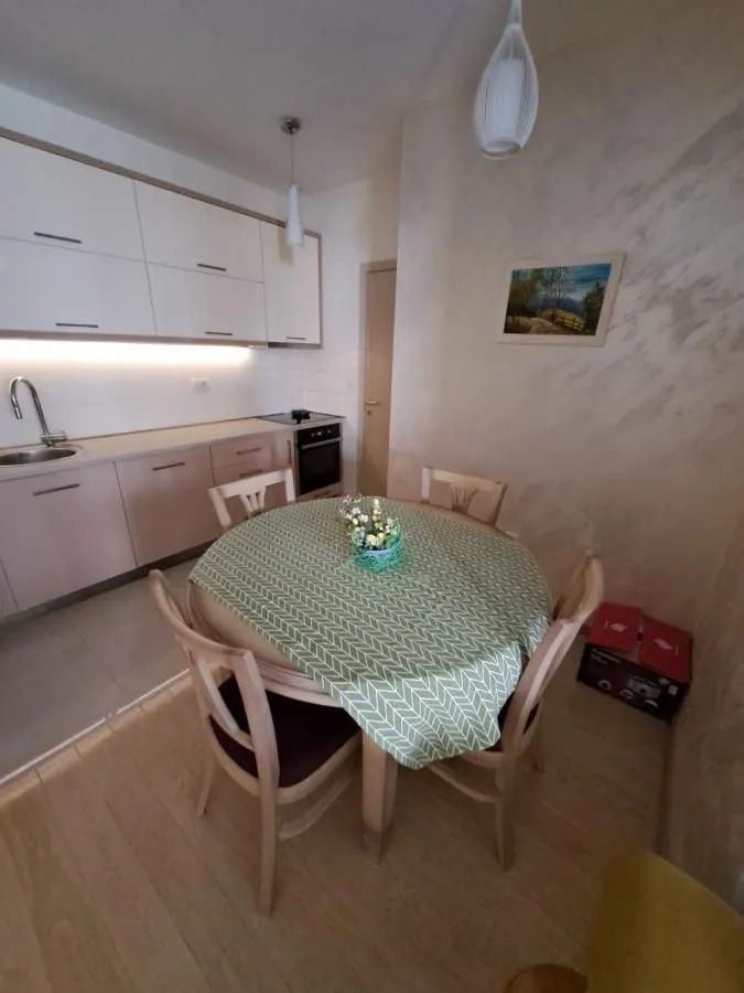 Prodaja, dvosoban stan, 72m², Podgorica, Crna Gora