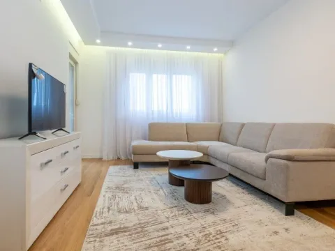Rent, two bedroom apartment, 72m², Central Point, Podgorica - image 2