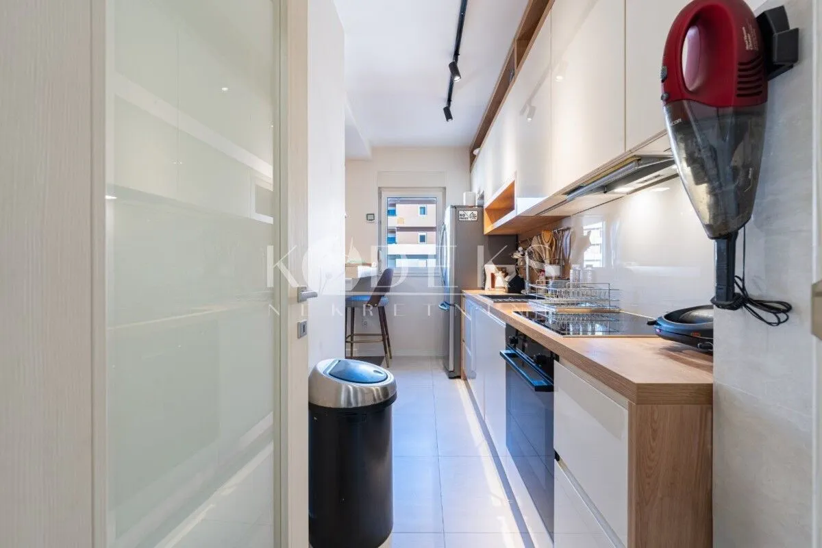 Prodaja, dvosoban stan, 68m², Central Point, Podgorica