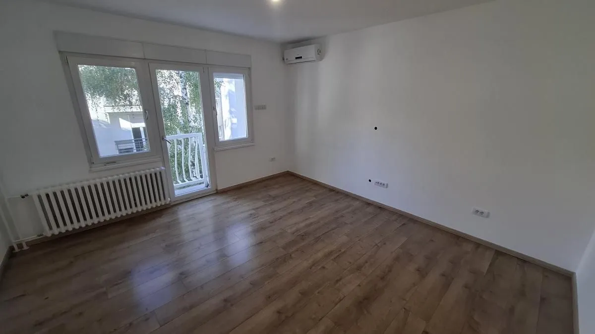 Izdavanje, garsonjera, 28m², Centar, Novi Sad
