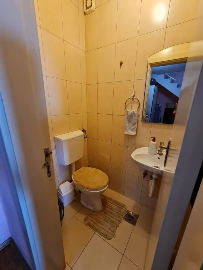 Prodaja, trosoban stan, 69m², Petrovaradin, Novi Sad