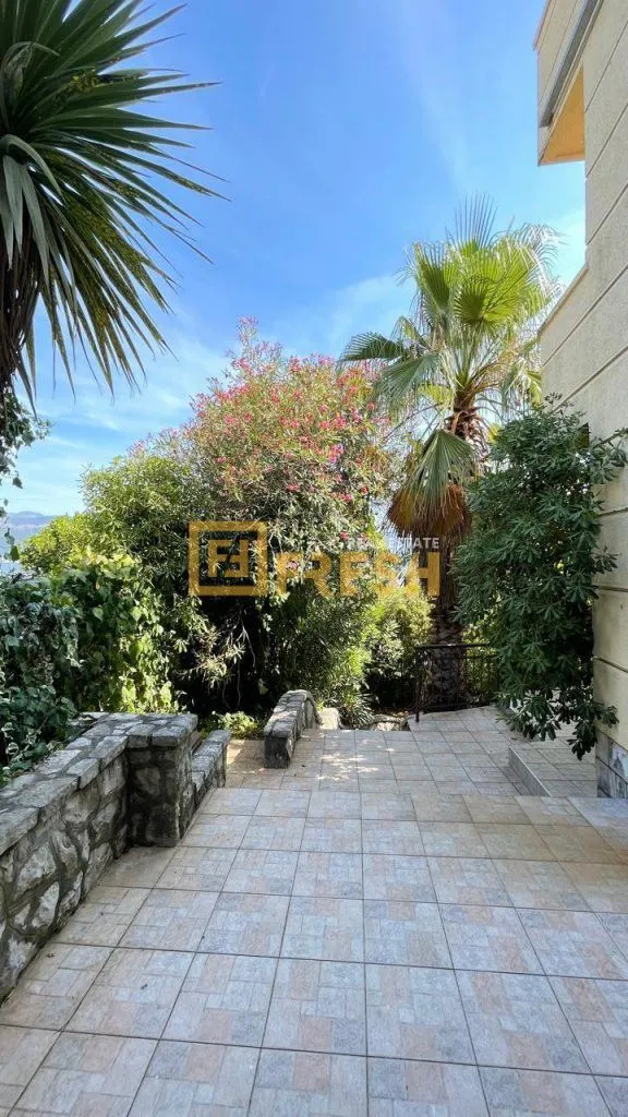 Prodaja, kuća, 185m², Tivat, Crna Gora