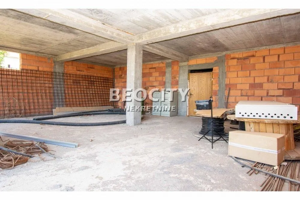 Prodaja, kuća, 270m², Resnik, Beograd