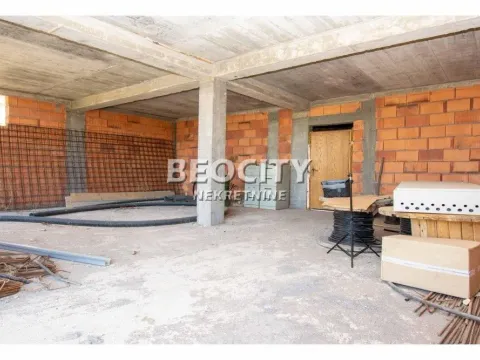 Prodaja, kuća, 270m², Resnik, Beograd