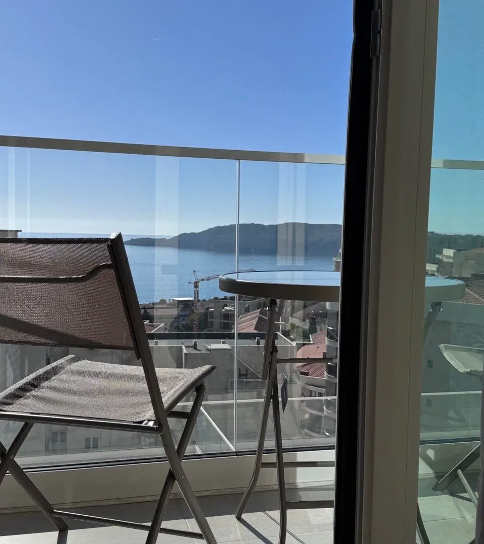 Sale, two bedroom apartment, 74m², Bečići, Budva