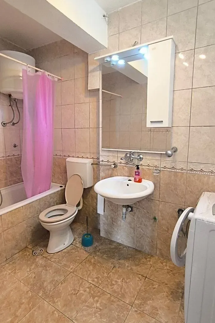Izdavanje, dvosoban stan, 85m², Kumbor, Herceg Novi