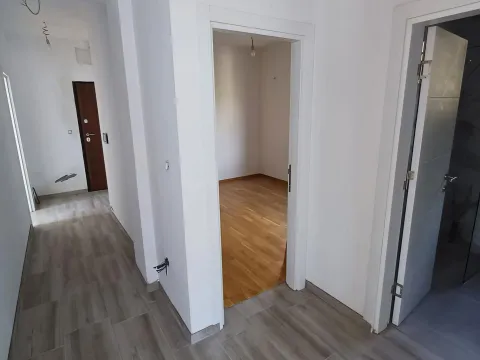 Sale, three bedroom apartment, 90m², Bečići, Budva - image 13