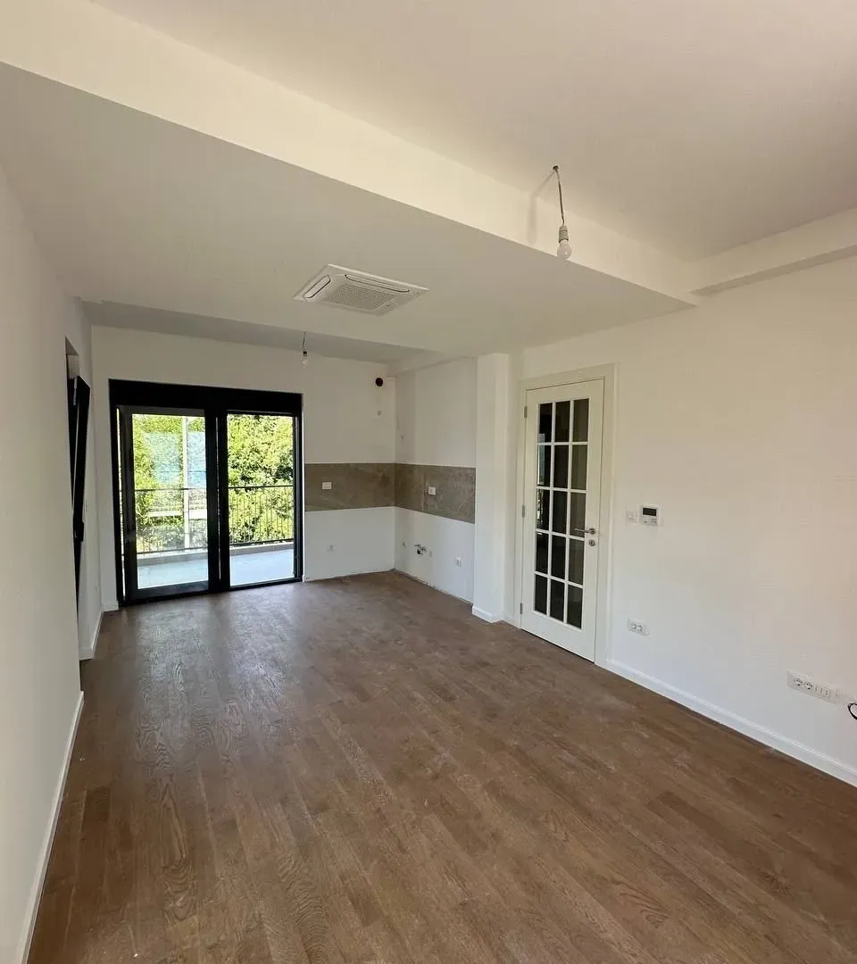 Prodaja, dvosoban stan, 72m², Dobrota, Kotor
