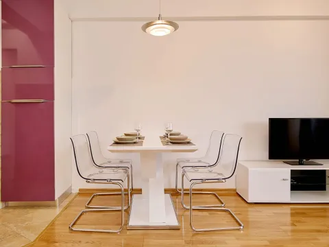 Rent, two bedroom apartment, 50m², Bečići, Budva - image 9