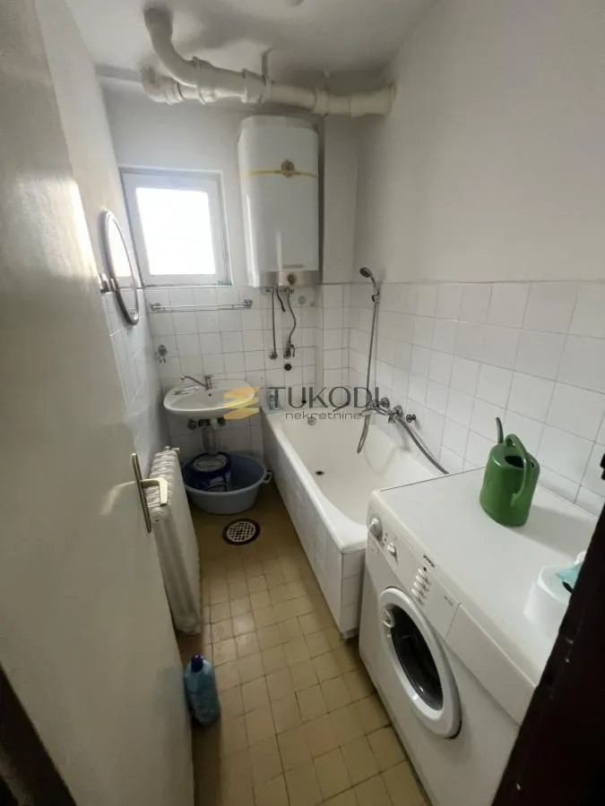 Prodaja, četvorosoban stan, 90m², Stari grad, Novi Sad