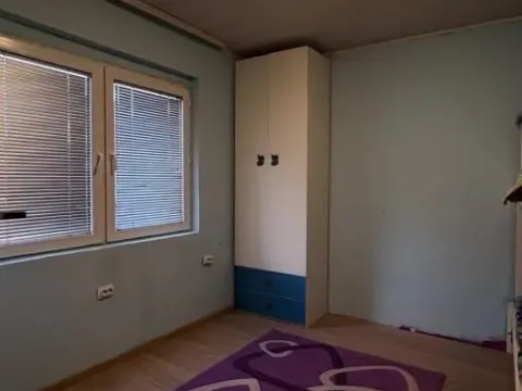 Izdavanje, trosoban stan, 60m², Uciteljsko Naselje, Zvezdara Sve Podlokacije - image 6