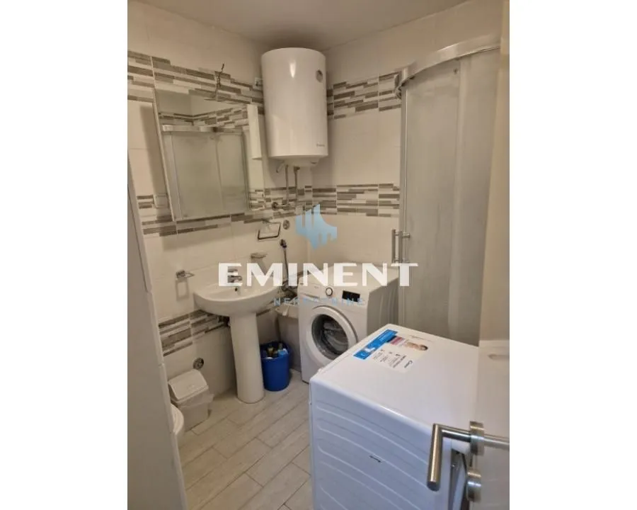 Izdavanje, dvosoban stan, 50m², Lion, Zvezdara Sve Podlokacije