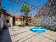 Prodaja, kuća, 125m², Stara Varoš, Podgorica - image 1