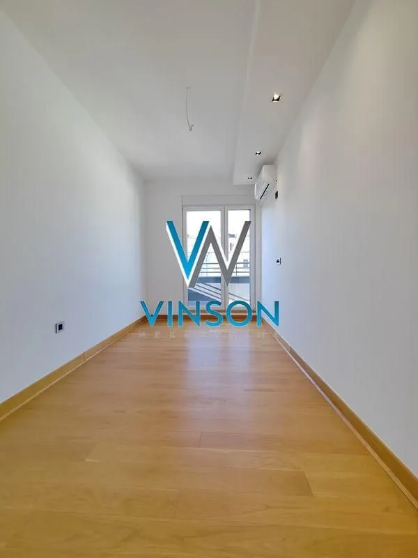 Prodaja, četvorosoban stan, 240m², Adamovićevo Naselje, Novi Sad Sve Podlokacije