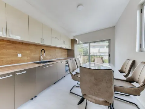 Prodaja, kuća, 250m², Utjeha, Bar - image 3