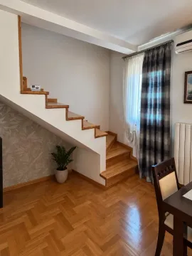 Prodaja, četvorosoban stan, 108m², Zemun Gornji Grad, Zemun Sve Podlokacije - image 14