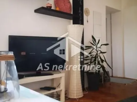 Izdavanje, dvosoban stan, 50m², Stari Grad, Beograd - image 4