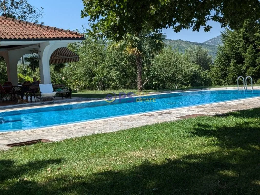 Prodaja, kuća, 400m², Podgorica, Crna Gora