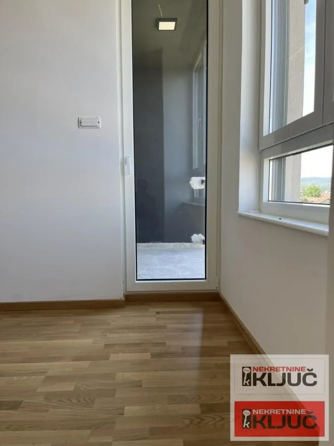 Prodaja, trosoban stan, 62m², Bulevar patrijarha Pavla, Novi Sad Sve Podlokacije