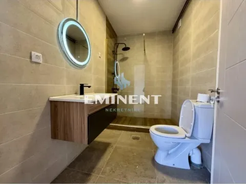 Izdavanje, četvorosoban stan, 130m², Severni Bulevar, Zvezdara Sve Podlokacije - image 13