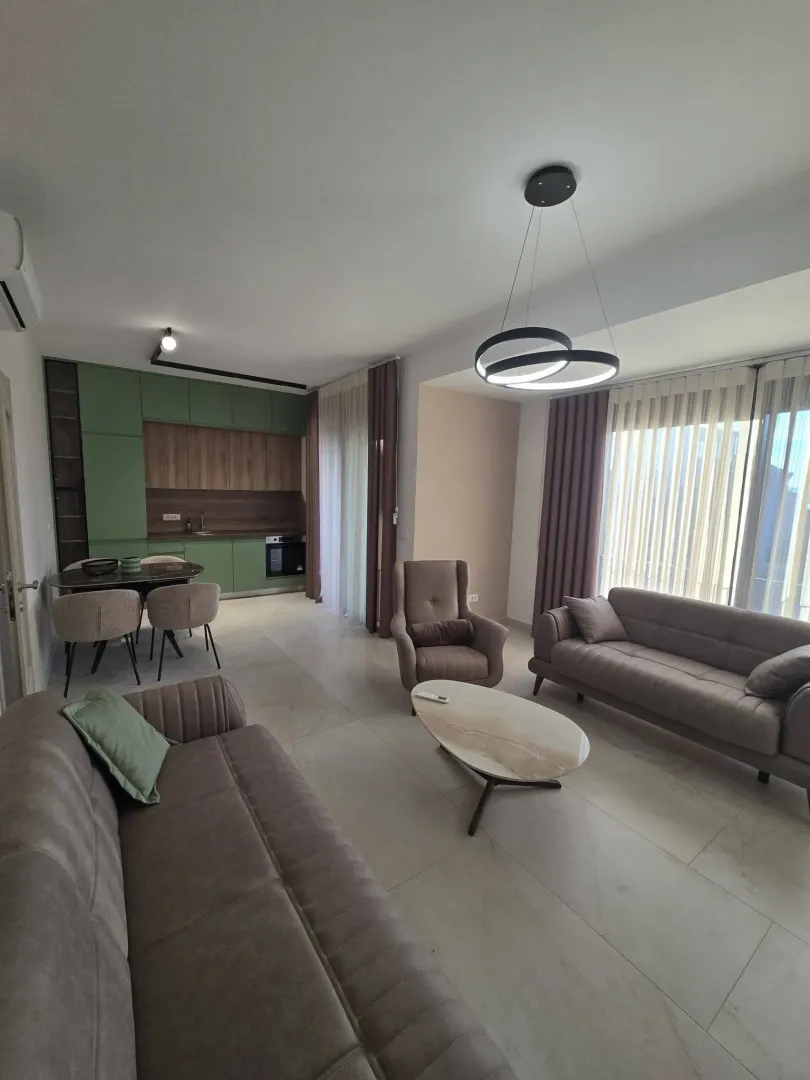 Izdavanje, dvosoban stan, 70m², Pod Kuk, Tivat