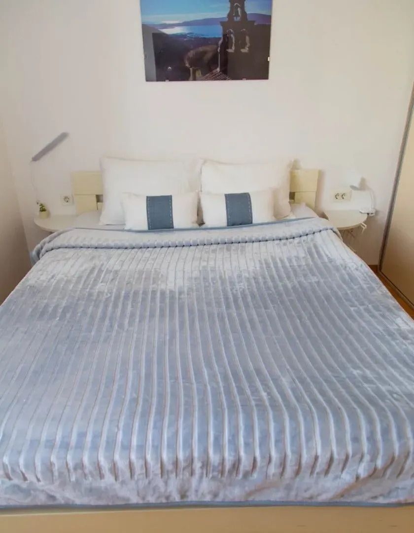 Izdavanje, jednosoban stan, 45m², Blok 9, Podgorica