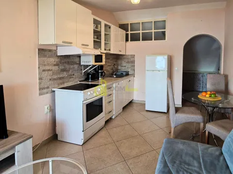 Izdavanje, jednosoban stan, 45m², Centar, Tivat - image 4