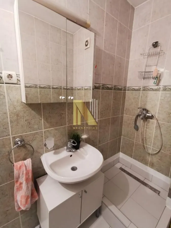 Prodaja, garsonjera, 23m², Bulevar Oslobodjenja, Novi Sad Sve Podlokacije