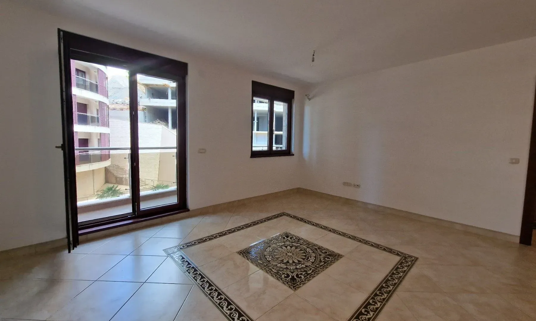 Sale, one bedroom apartment, 72m², Bečići, Budva