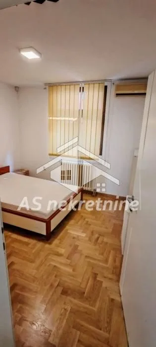 Izdavanje, kuća, 500m², Profesorska Kolonija, Palilula Sve Podlokacije
