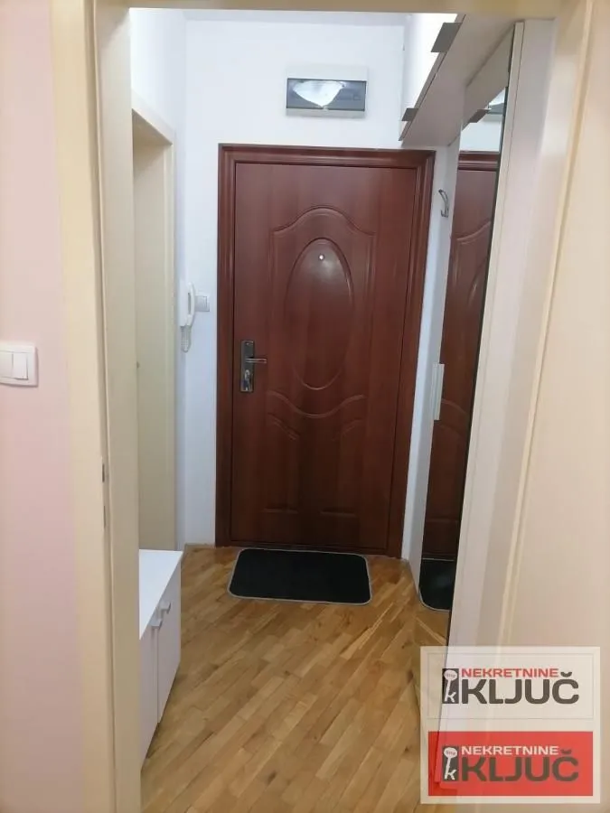 Prodaja, trosoban stan, 71m², Salajka, Novi Sad Sve Podlokacije
