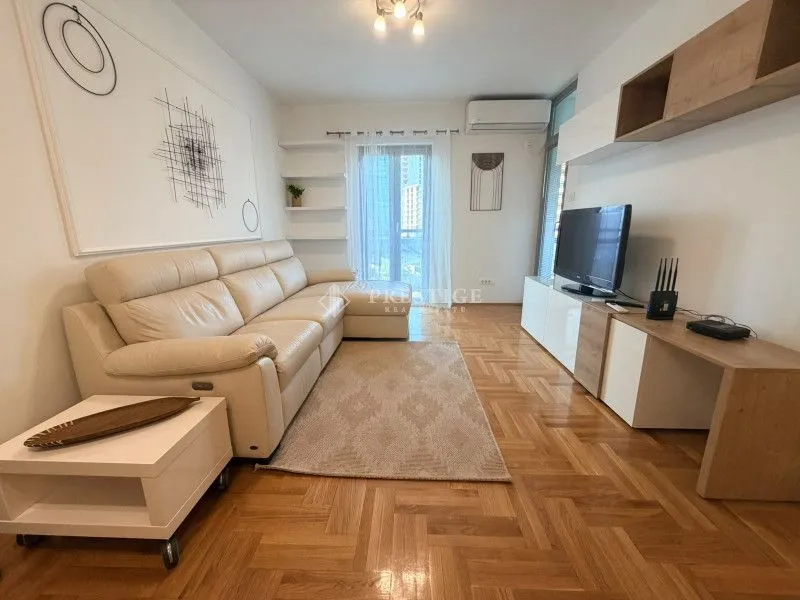 Rent, two bedroom apartment, 60m², Central Point, Podgorica