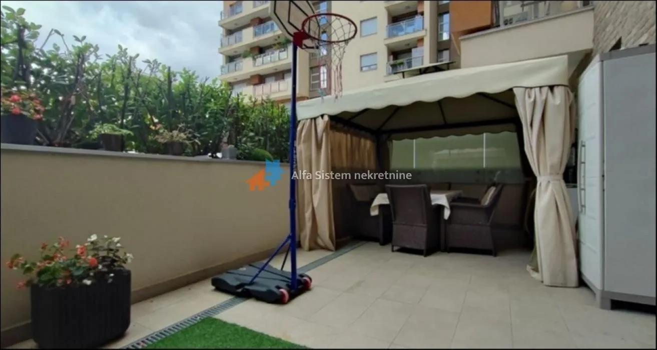 Sale, three bedroom apartment, 96m², Novi Beograd Blok 67, Novi Beograd Sve Podlokacije