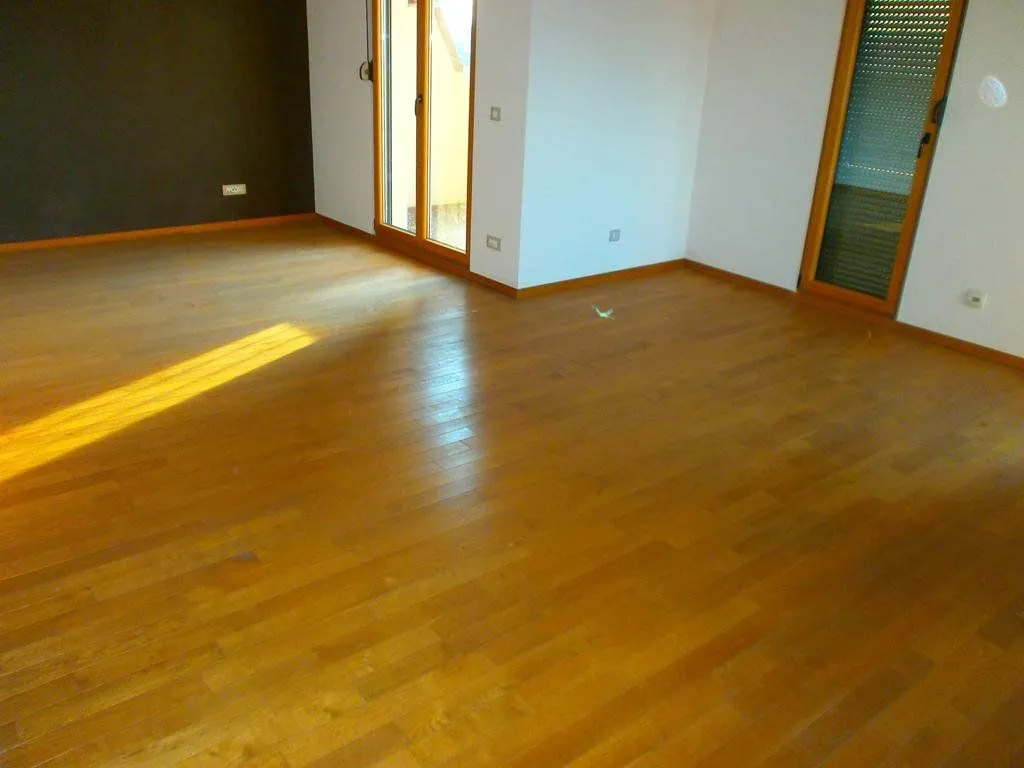 Izdavanje, četvorosoban stan, 186m², Podgorica, Crna Gora